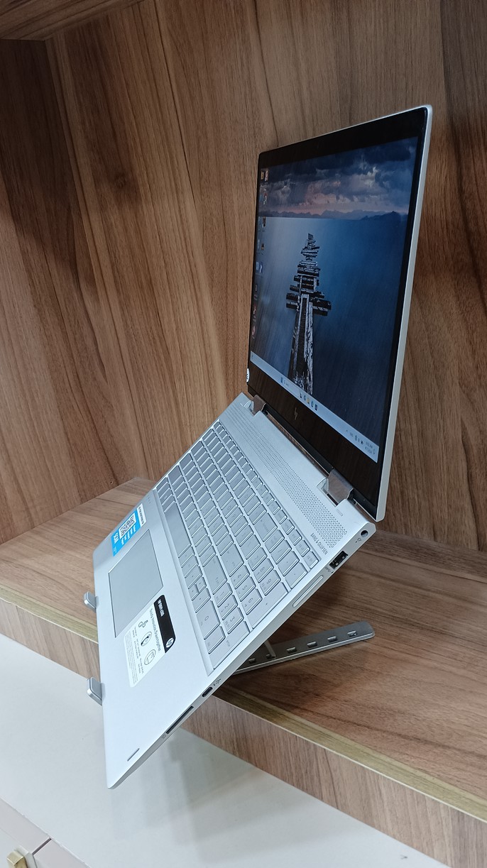 لپ‌تاپ اچ‌پی Envy15 X360 پردازنده i5 نسل 8 رم 20 هارد 256 گرافیک اینتل