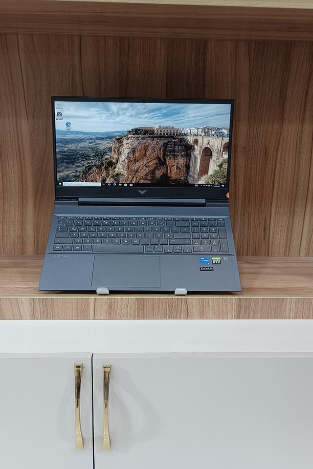 لپ‌تاپ گیمینگ اچ‌پی ویکتوس پردازنده i5 نسل 11 رم 16 هارد 512 ssd گرافیک 4 گیگ