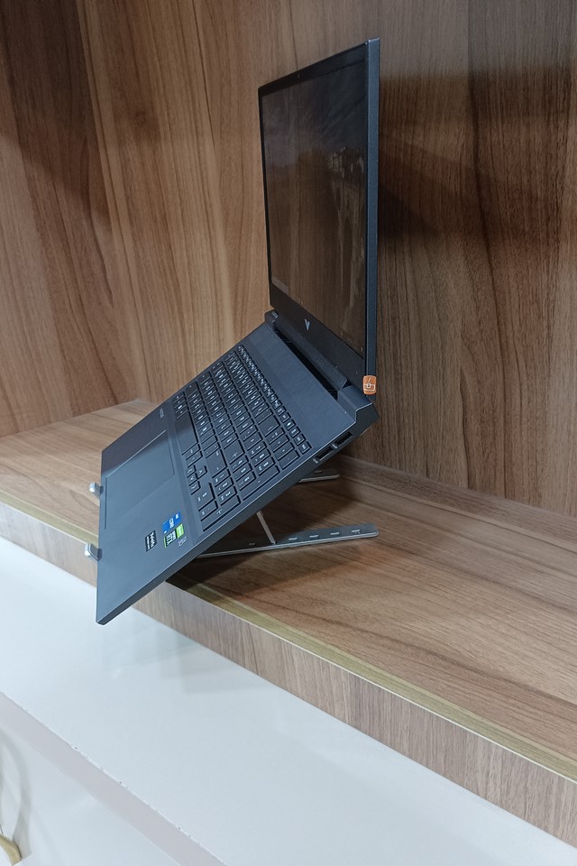 لپ‌تاپ گیمینگ اچ‌پی ویکتوس پردازنده i5 نسل 11 رم 16 هارد 512 ssd گرافیک 4 گیگ