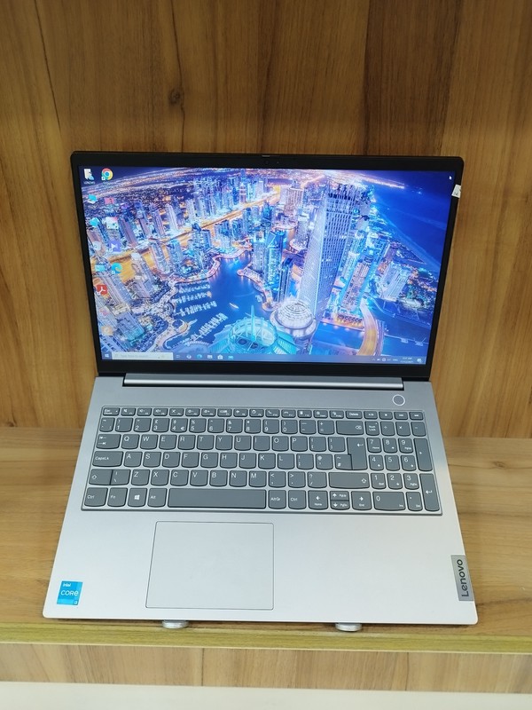 لپ‌تاپ لنوو 20VE پردازنده i3 نسل 11 رم 4 هارد 256 گرافیک اینتل صفحه نمایش 15.6