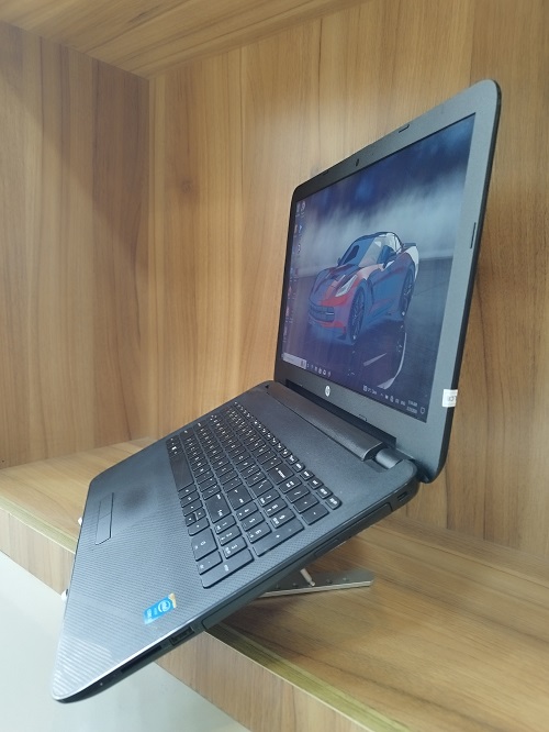 لپ‌تاپ اچ‌پی پردازنده i3 نسل 5 رم 8 هارد 256 گرافیک اینتل صفحه نمایش 15.6 اینچ