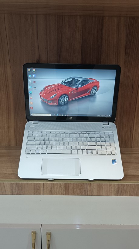 لپ‌تاپ اچ‌پی Envy15 پردازنده i5 نسل 4 رم 8 هارد 256 گرافیک اینتل و صفحه نمایش لمسی